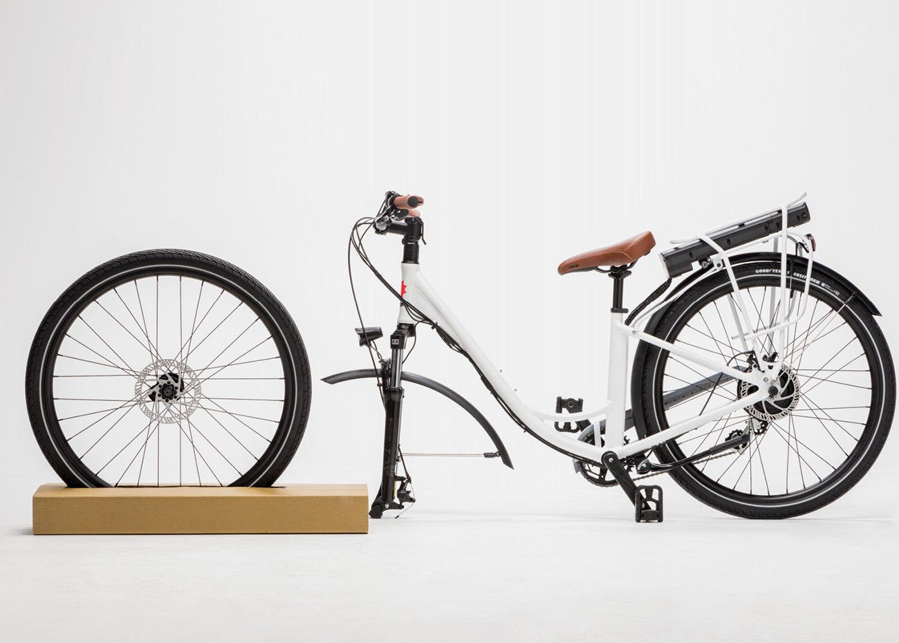 Setup electric bike and wheel for assembly