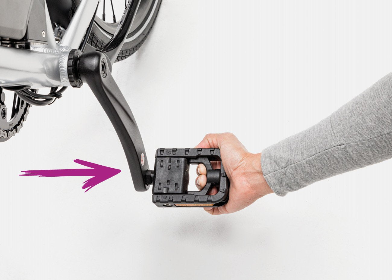 Proper adjustment of pedals on electric bike for adults 